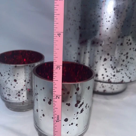 *Discontinued* Yankee Candle Holiday Speckled Silver and Red Candle Holder Set.